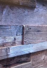 Verouderde houten gevelbekleding in eik